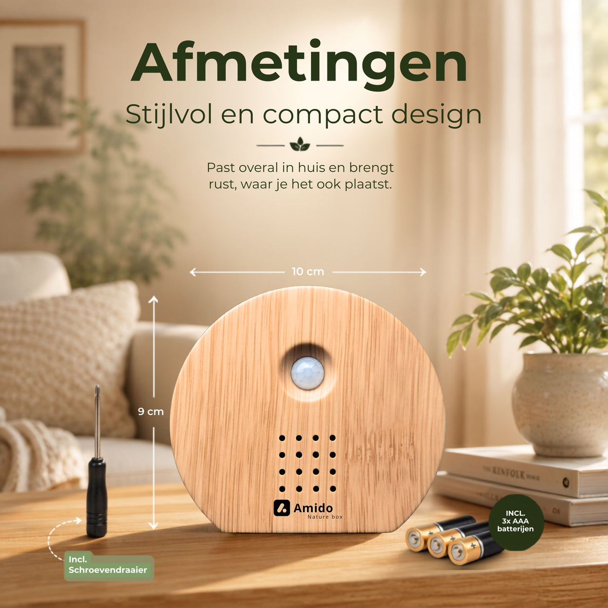 De afmetingen van het Amido vogelhuisje met geluid plus 3 aaa batterijen en een schroeven draaier